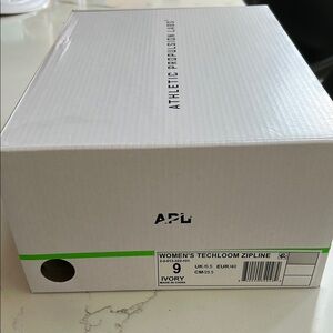 APL brand new Women’s Techloom Zipline sneakers Ivory size 9